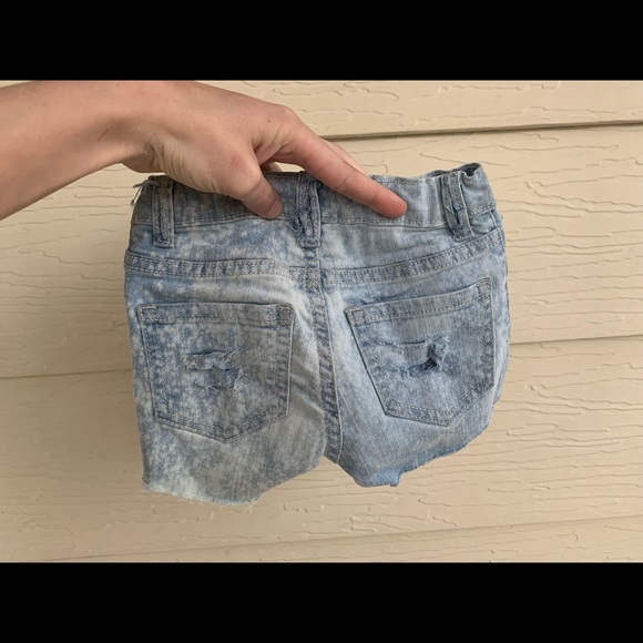 Baby Shark Toddler Shorts - Picture 3 of 4